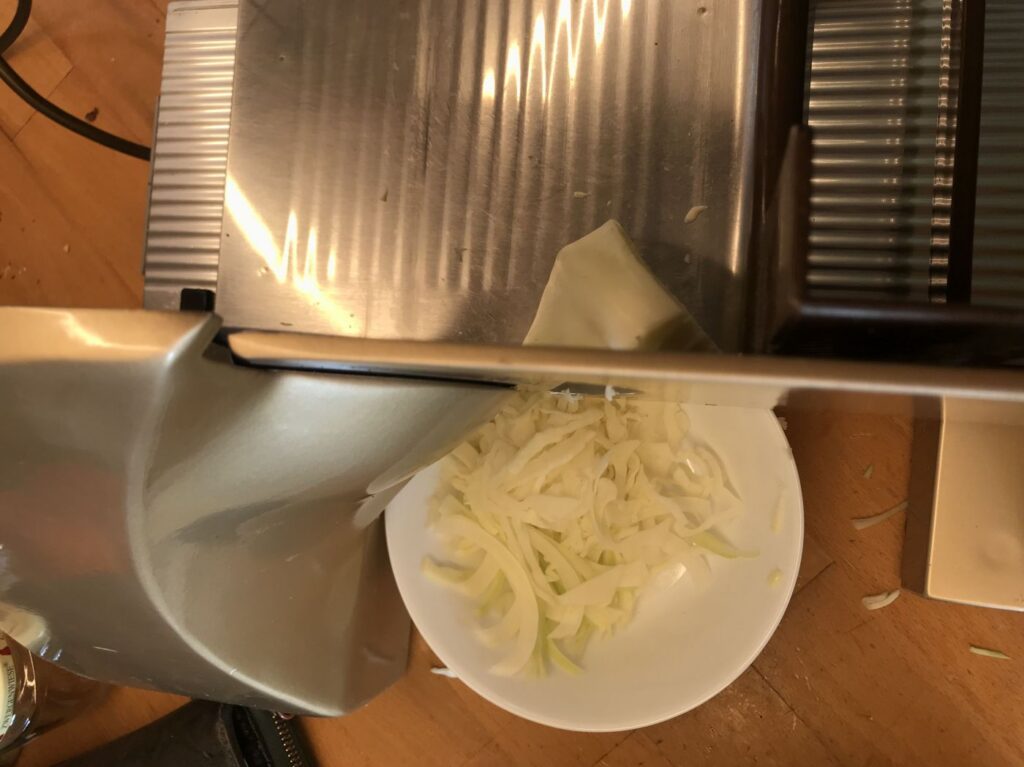 Kraut fein schneiden