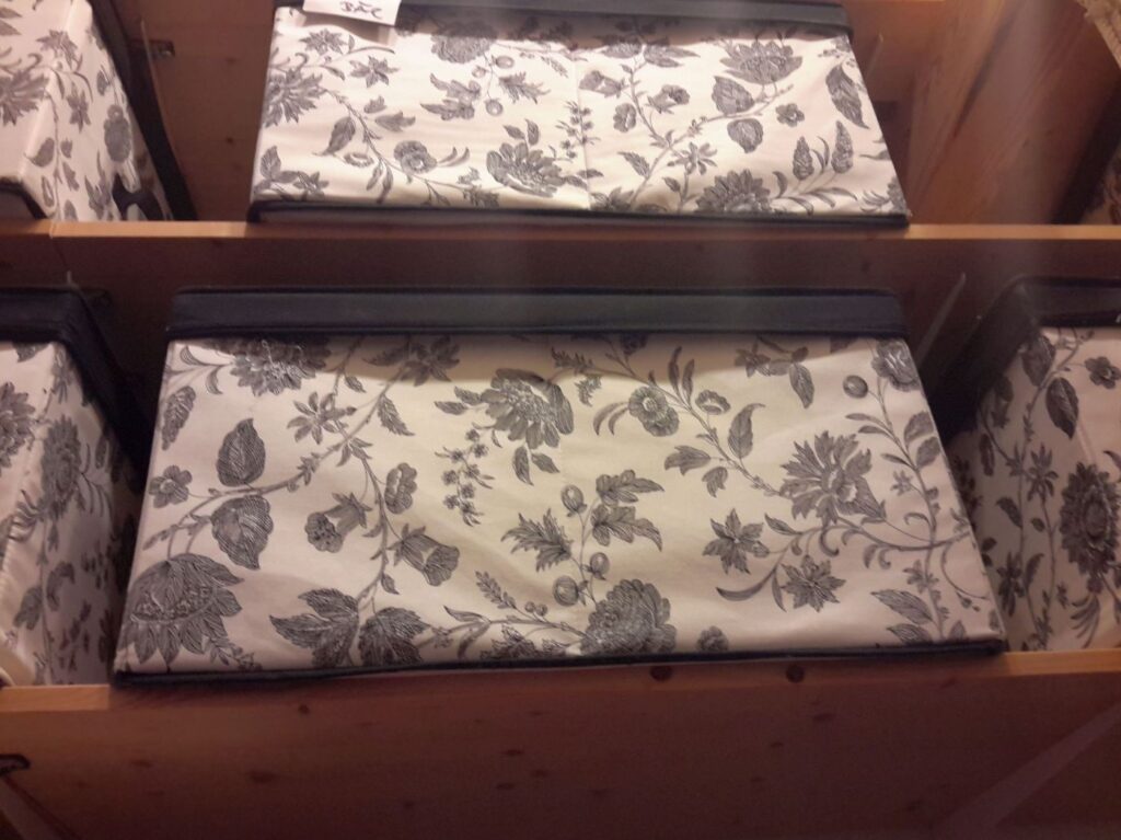Mottenkiste im Kleiderschrank