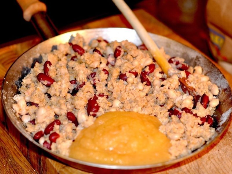 Bohnensterz mit Apfelmus
