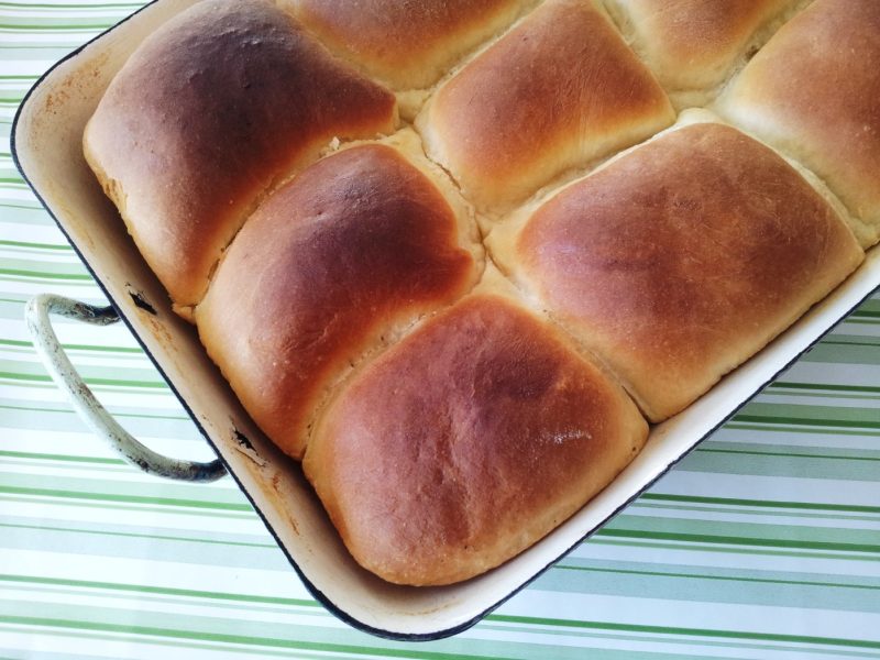 Buchteln mit Ribiselfülle