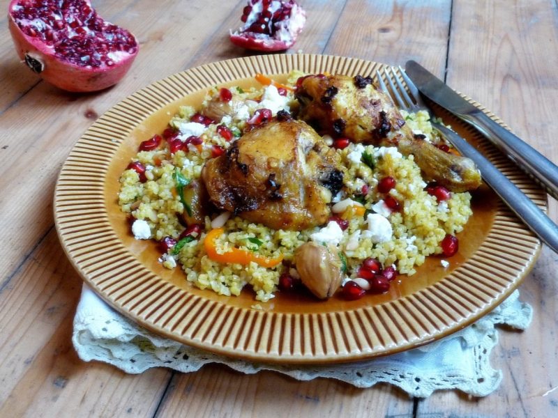 Curry-Chilli-Wiesenhendl auf roten Linsen