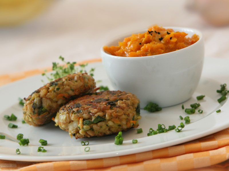 Dinkelreislaibchen mit Kürbiskraut