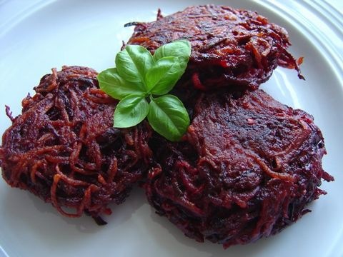 Erdäpfelpuffer mit Roten Rüben