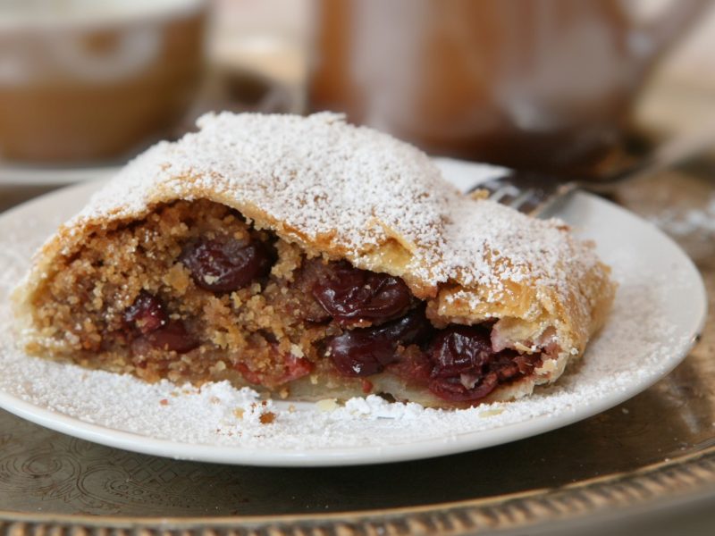 Kirschstrudel