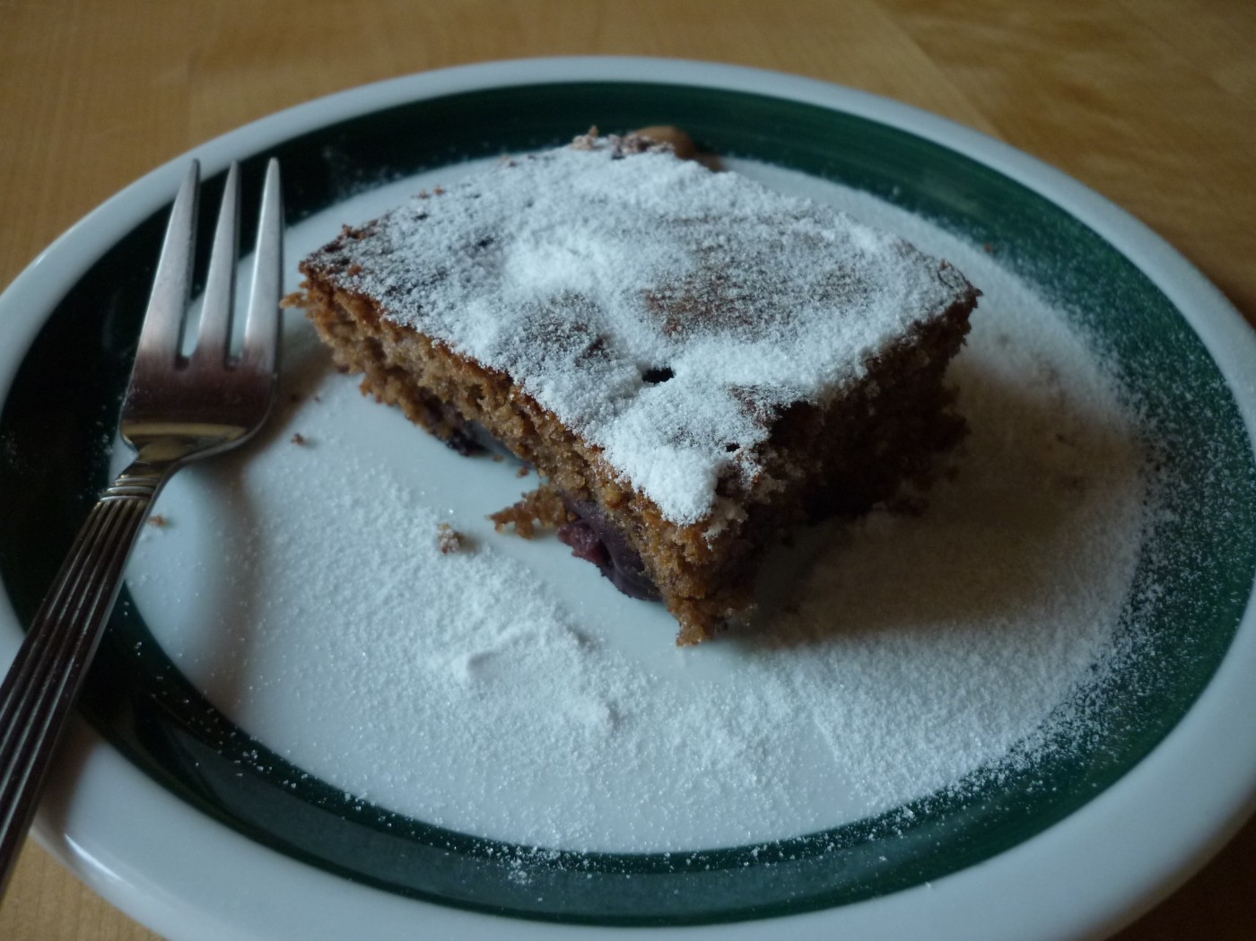 Brauner Kirschenkuchen