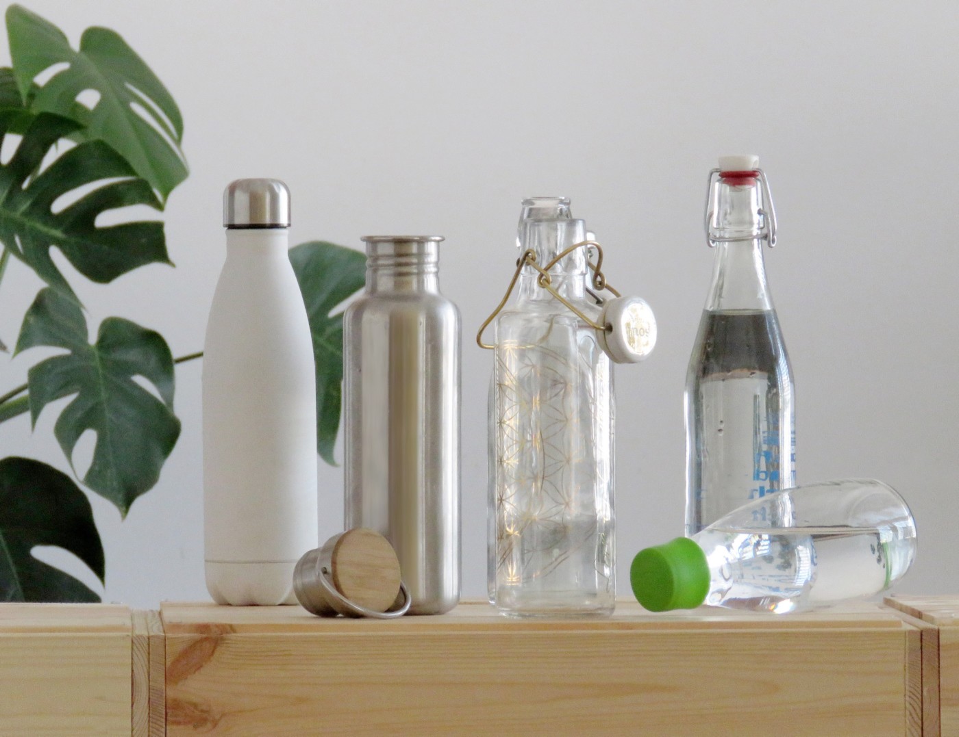 Flaschen aus Glas, Metall & co