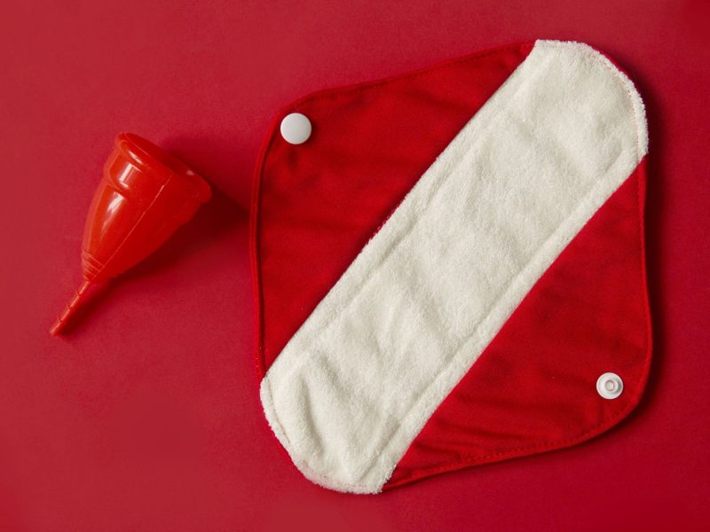 Mehrwegbinde und Menstruationstasse