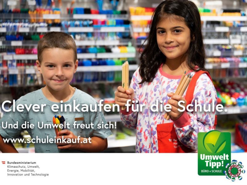 Kinder mit Schulsachen