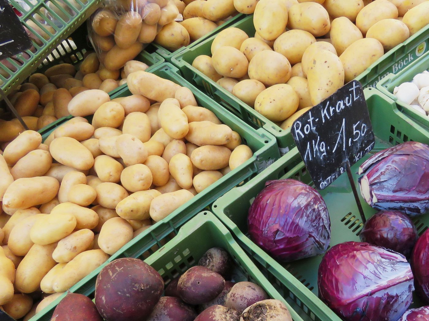 Gemüsekisten am Markt