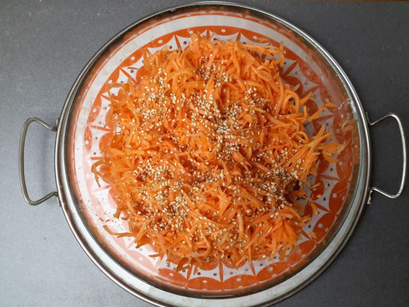 Karottensalat mit Sesam