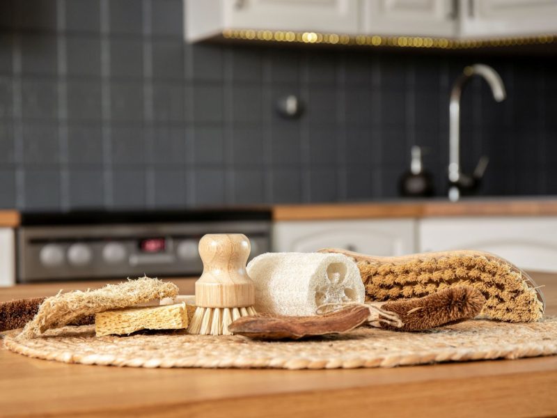 Küchenschwämme und Bürsten aus Naturmaterial