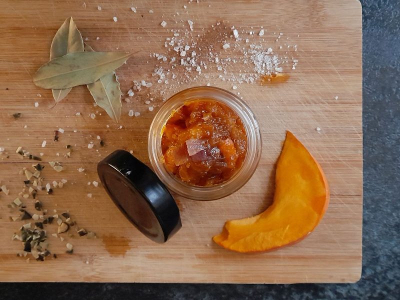 Kürbis-Chutney im Glas