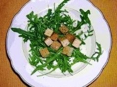Löwenzahnsalat mit Tofu