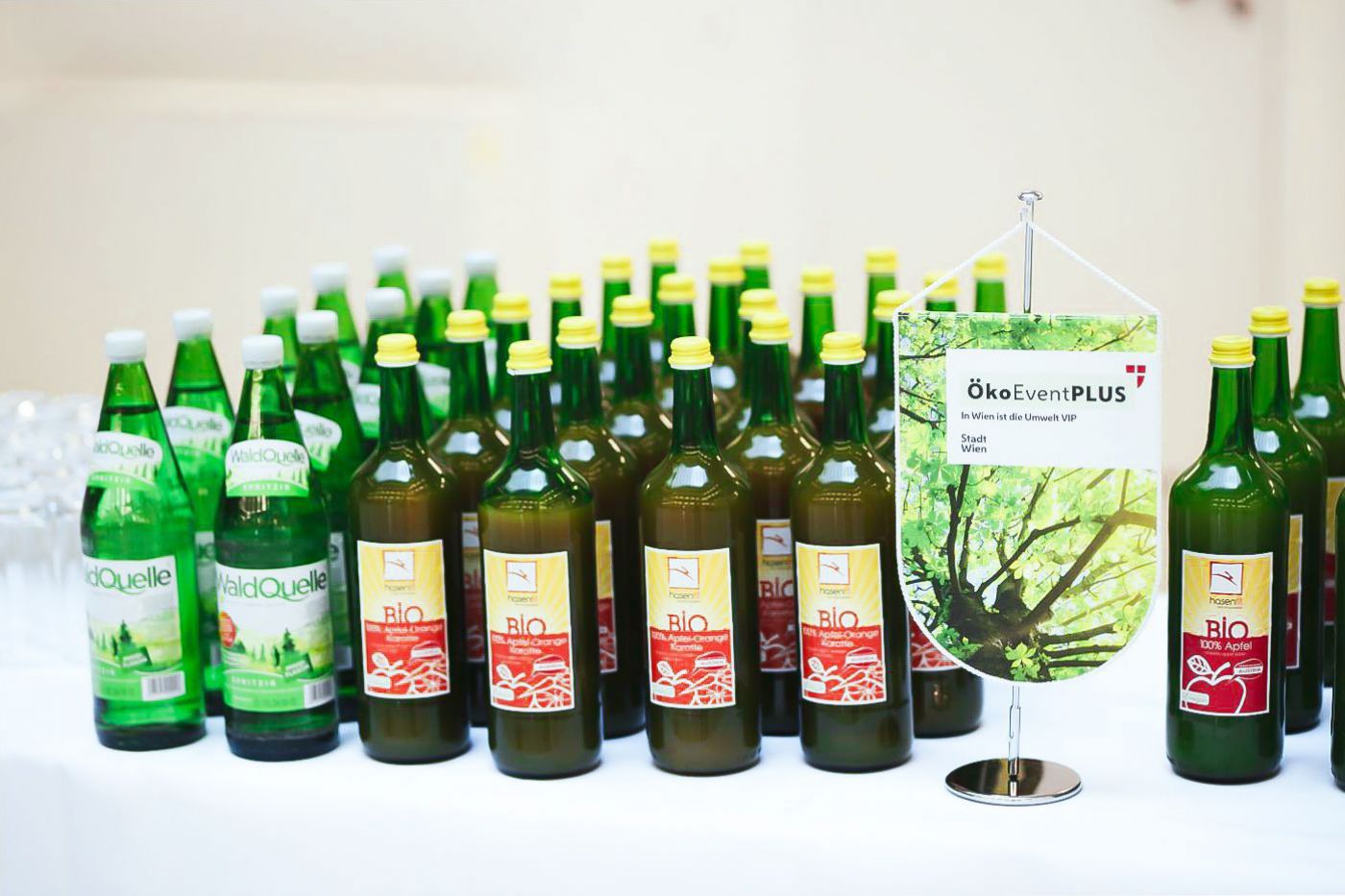 Mehrwegflaschen am Buffet