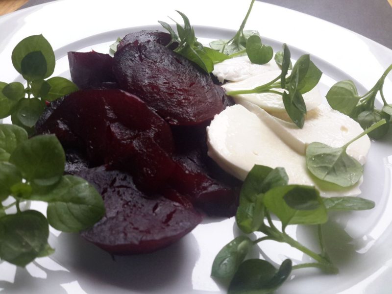 Rote Rüben Caprese