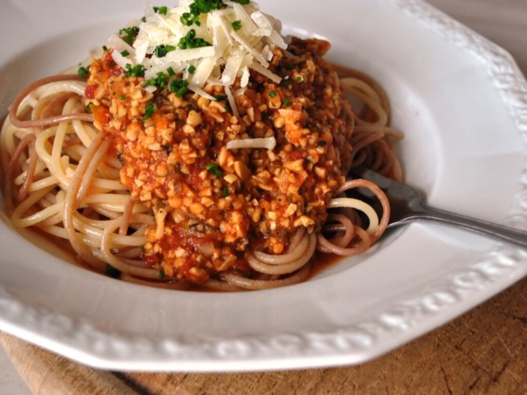 Spaghetti mit Soja-Bolognese