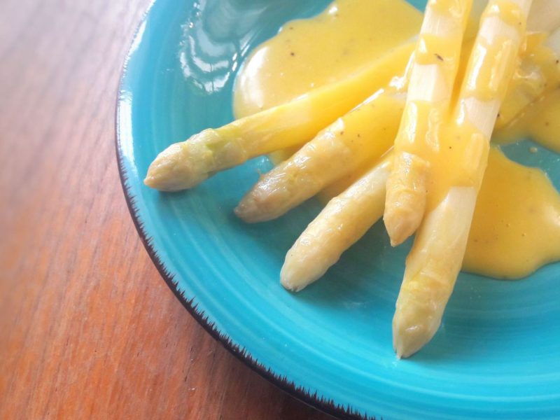 Spargel mit Sauce Hollandaise