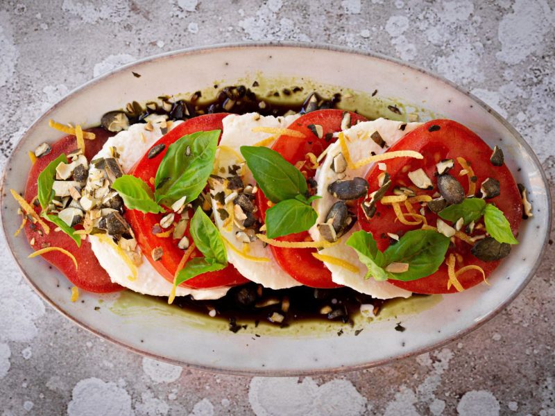 Steirische Caprese mit Kürbiskernöl