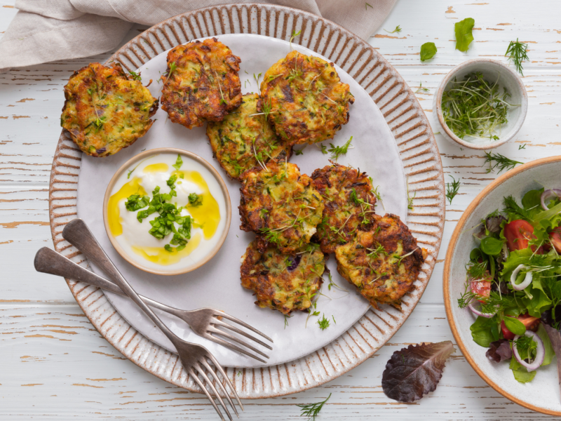 Zucchini Puffer mit Feta